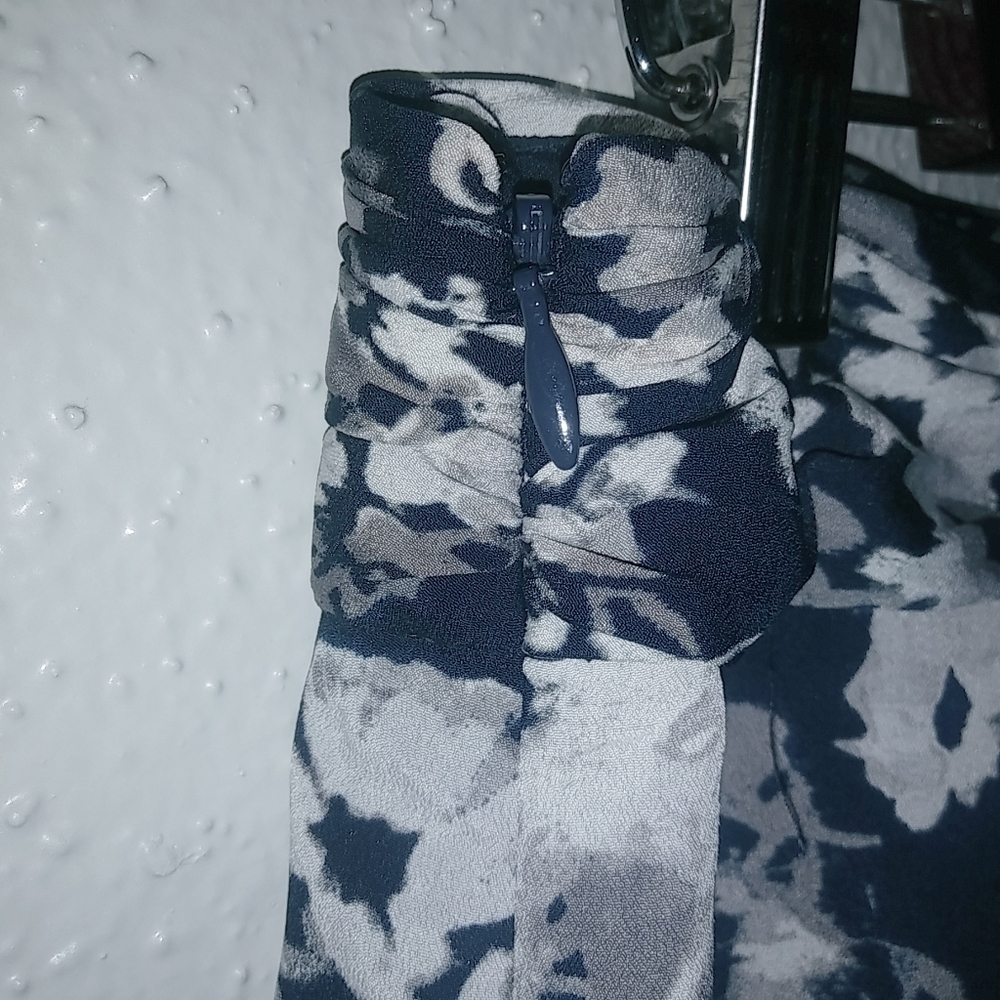 Banana Republic 8 Faux Wrap Lined Mini Skirt in Navy Gray Floral - Picture 6 of 7